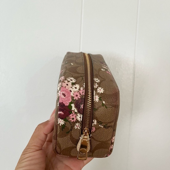 Coach Small Boxy Cosmetic Case In Signature Canvas With Evergreen Floral Print - Picture 4 of 8